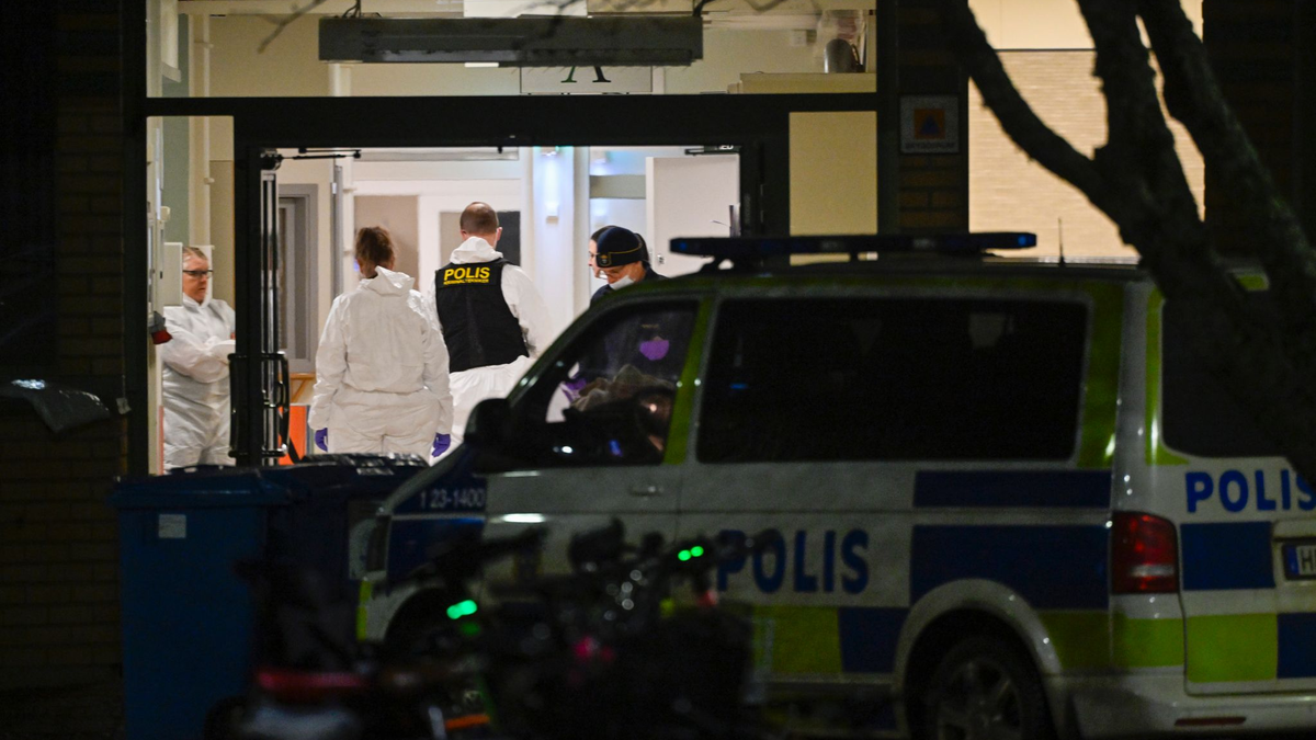 Die Polizei ermittelt in Örebro. - Foto: Pontus Lundahl/TT/TT News Agency/AP/dpa