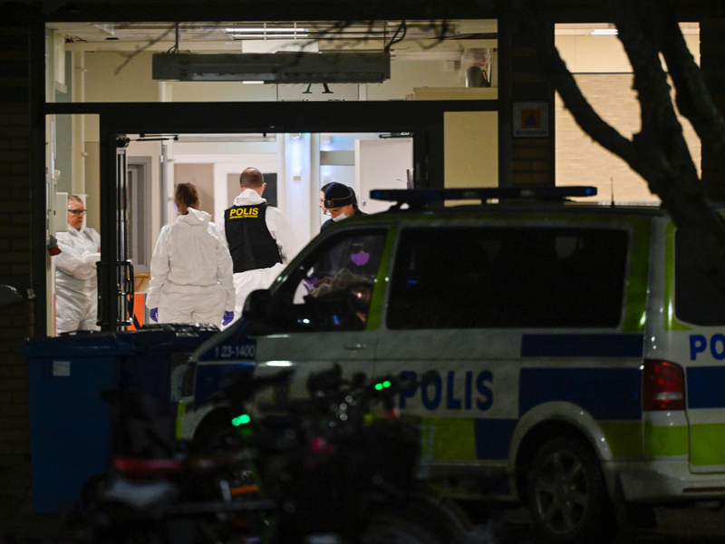 Die Polizei ermittelt in Örebro. - Foto: Pontus Lundahl/TT/TT News Agency/AP/dpa