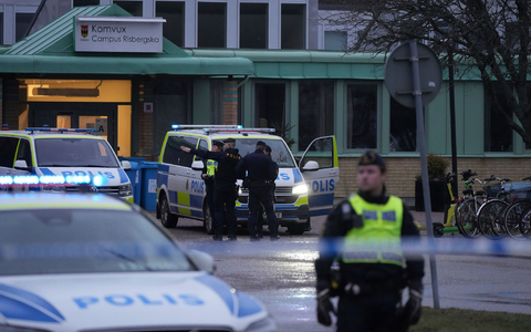 Die Polizei fand den mutmaßlichen Täter tot vor. - Foto: Sergei Grits/AP/dpa