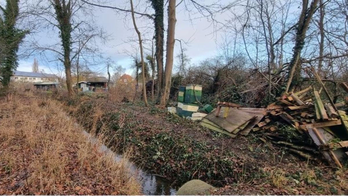 POL-HL: OH-Dahme / Unbekannte entsorgen mehrere Kubikmeter Müll nahe der Dahmer Au - Foto: presseportal.de