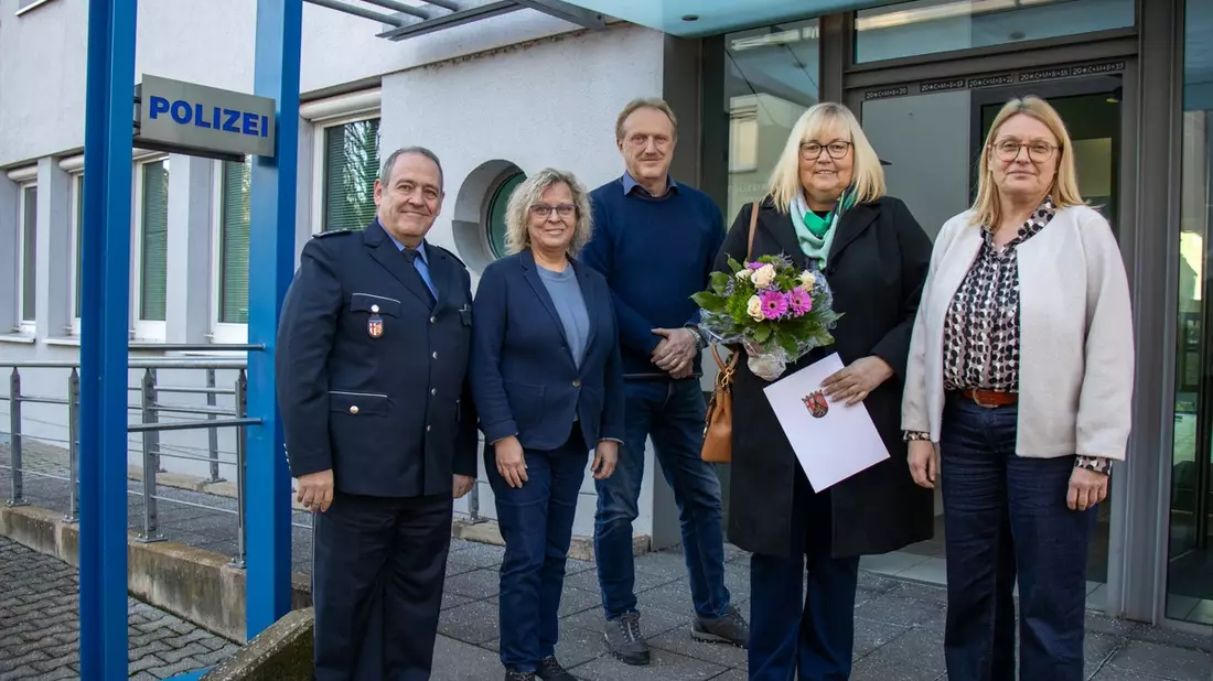 POL-PPTR: Zwei Mitarbeitende des Polizeipräsidiums Trier in den Ruhestand verabschiedet - Bild: presseportal.de