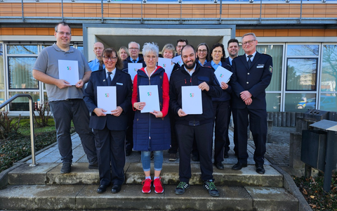 POL-DN: Ehrung für das Dürener Crash Kurs NRW-Team: Innenminister Reul würdigt Präventionsarbeit - Foto: presseportal.de