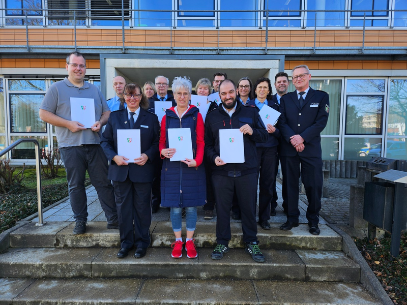 POL-DN: Ehrung für das Dürener Crash Kurs NRW-Team: Innenminister Reul würdigt Präventionsarbeit - Foto: presseportal.de