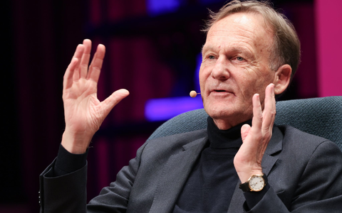 Hans-Joachim Watzke lässt die neue sportliche Führung beim BVB in Ruhe arbeiten.  - Foto: Christian Charisius/dpa