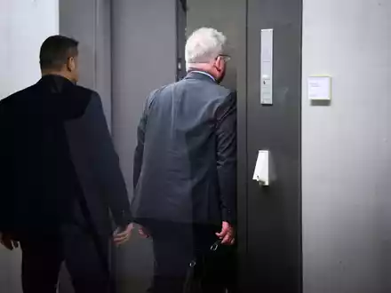 Das Parlamentarische Kontrollgremium (PKGr) ist für die Kontrolle der Nachrichtendienste des Bundes zuständig. Der Inhalt der Sitzungen des Gremiums ist geheim. Lediglich ein Mal pro Jahr gibt es eine öffentliche Sitzung. - Foto: Bernd von Jutrczenka/dpa