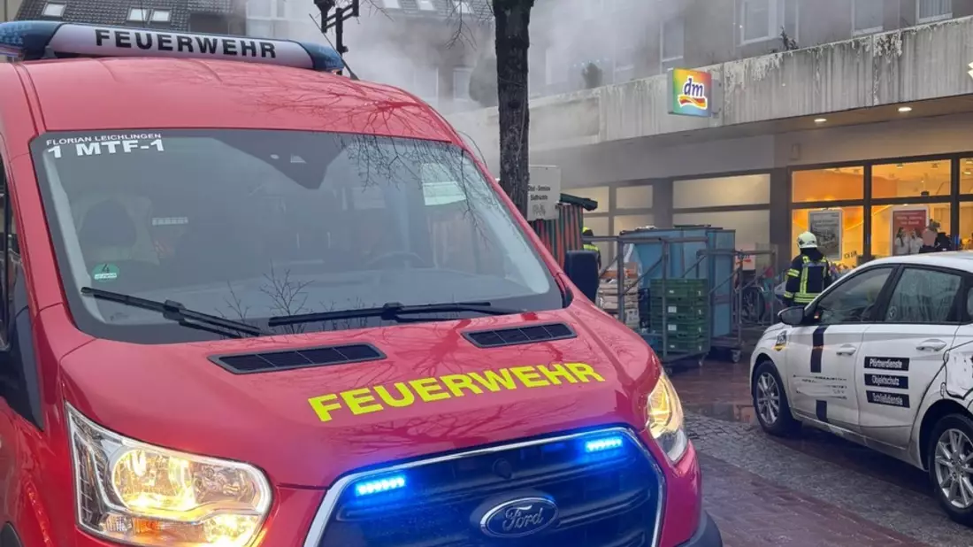 FW Leichlingen: Gemeldeter Brand in Bankfiliale - Bild: presseportal.de