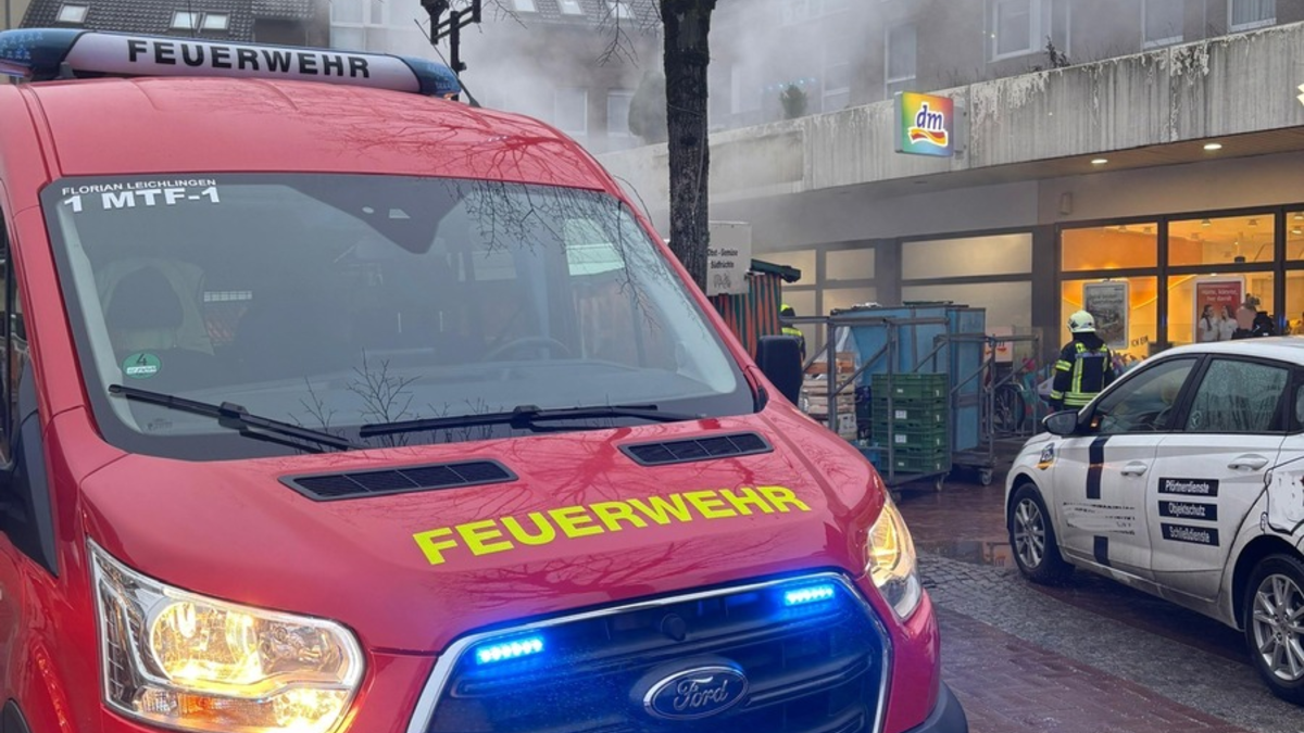 FW Leichlingen: Gemeldeter Brand in Bankfiliale - Foto: presseportal.de