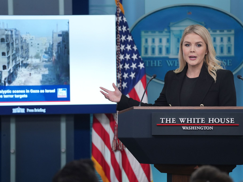 Karoline Leavitt bezeichnete den Gazastreifen als «Abrissgelände», auf dem Menschen nicht leben könnten.  - Foto: Evan Vucci/AP/dpa