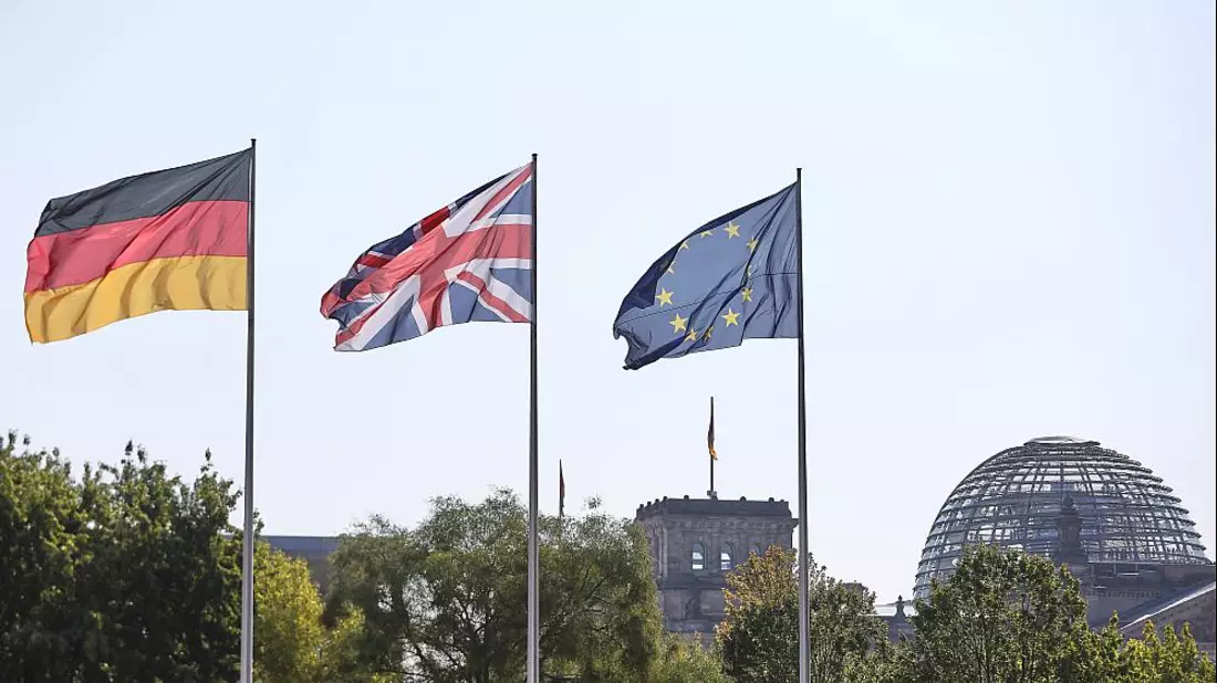 Fahnen von Deutschland, Großbritannien, EU (Archiv) - Bild: über dts Nachrichtenagentur