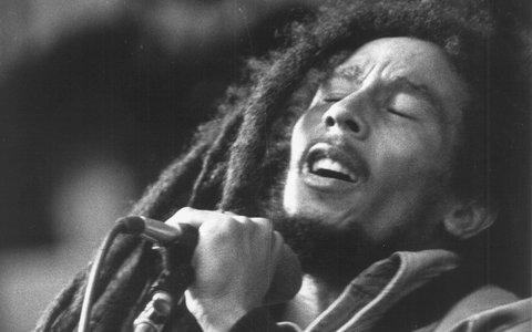 Bob Marley wäre am 6. Februar 2025 80 Jahre alt geworden. (Archivbild) - Foto: Frank Leonhardt/dpa