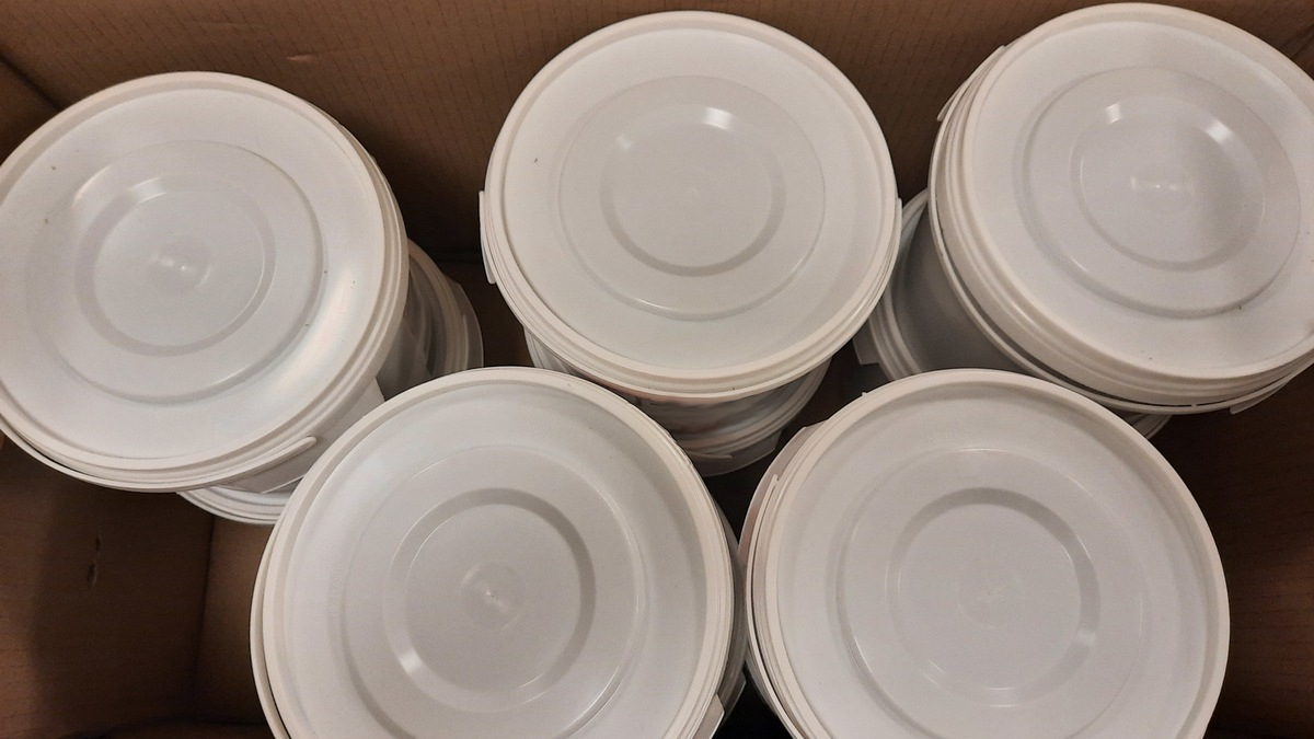 HZA-LÖ: Mit 100 Kilogramm unverzolltem Montagefett über die Grenze / Zoll leitet Strafverfahren ein - Foto: presseportal.de