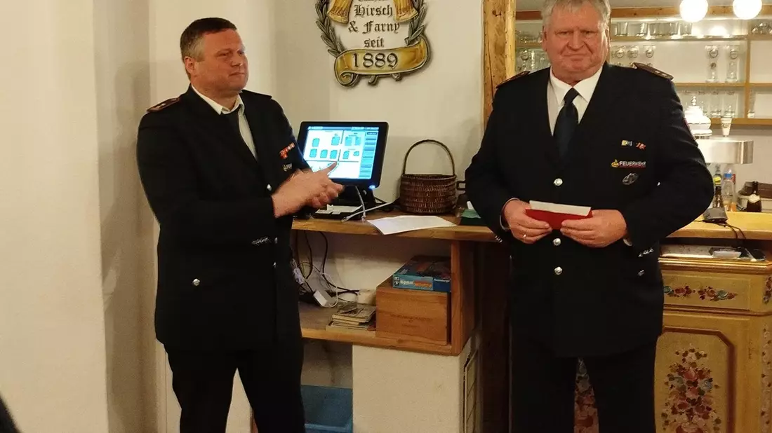 LRA-Ravensburg: Hauptversammlung der Feuerwehrabteilung Leupolz Nach dem Richtfest für das neue Feuerwehrhaus im vergangenen Jahr, freuen sich die Mitglieder des Löschzuges-Nord nun auf den Umzug. - Bild: presseportal.de