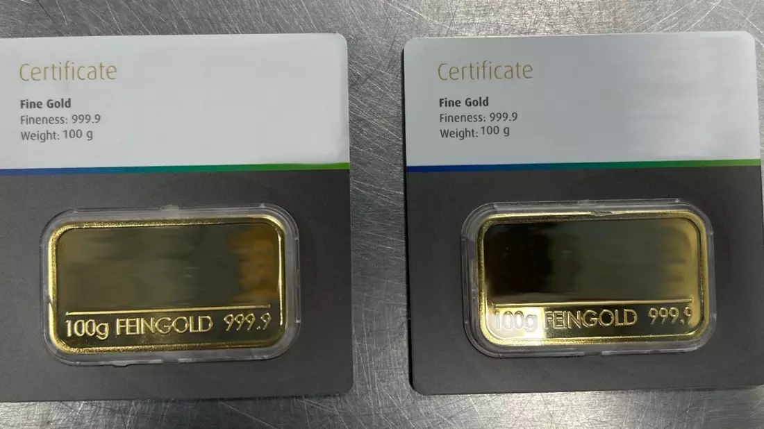 HZA-N: Nürnberger Zoll kontrolliert und findet Goldiges im Gepäck - Bild: Zoll, presseportal.de