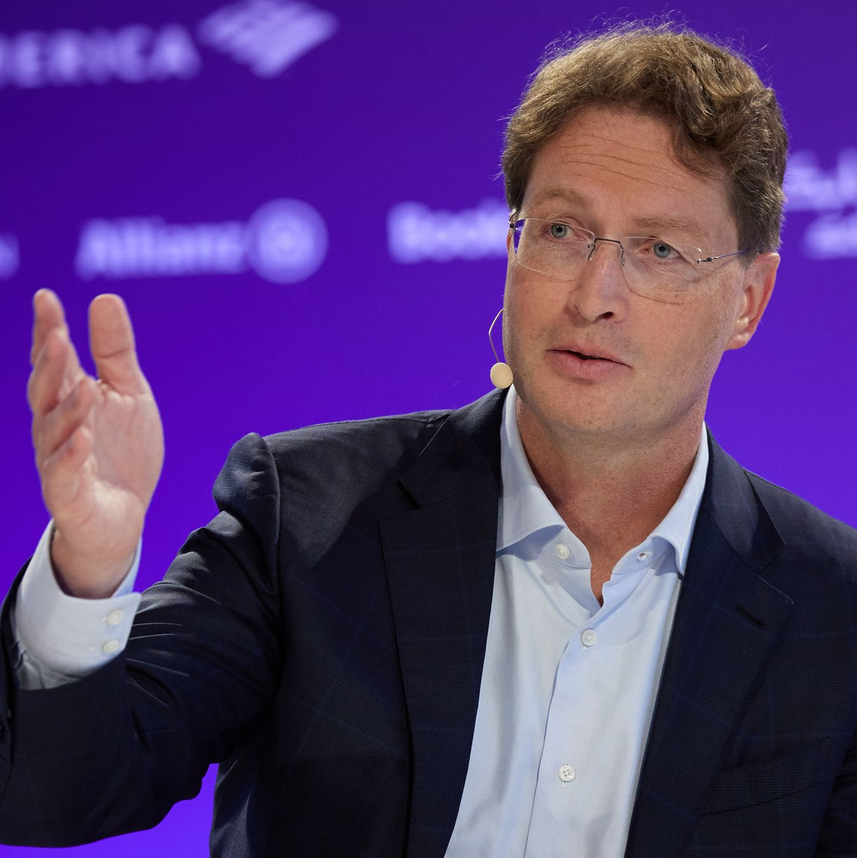 Ola Källenius, Chef von Mercedes-Benz, fordert einen Politikwechsel in Deutschland (Archivbild) - Foto: Jörg Carstensen/dpa