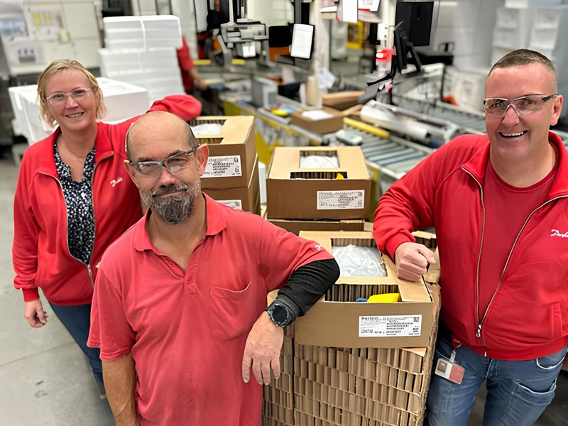 Danfoss spart jährlich 300 Tonnen Plastik, senkt Transportkosten und optimiert Lagerlogistik mit nachhaltiger Verpackungslösung von Smurfit Westrock - Foto: presseportal.de