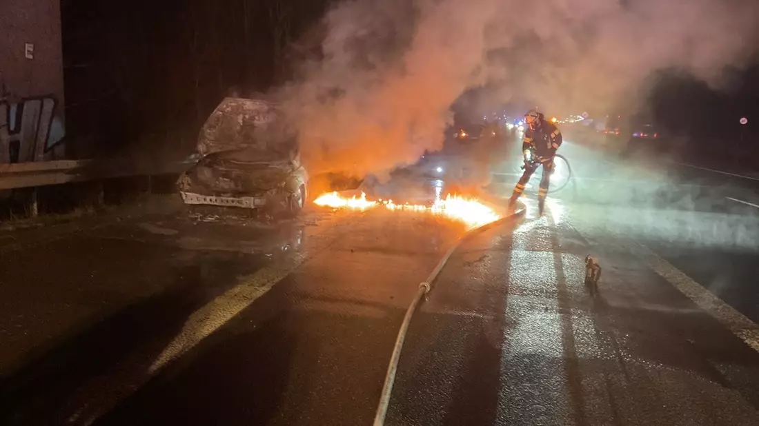 FW-DO: PKW-Brand auf der BAB 45 sorgt für Verkehrsbehinderungen - Bild: presseportal.de
