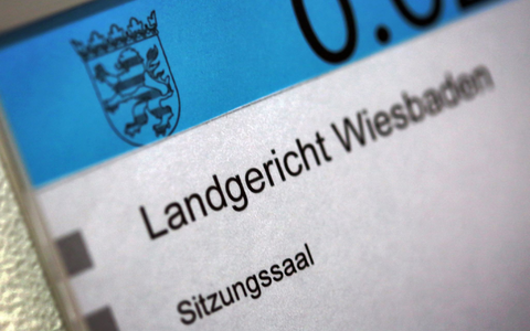 Das Landgericht Wiesbaden stellt ein Cum-Ex-Verfahren gegen eine Millionenzahlung ein (Archivbild) - Foto: Fredrik von Erichsen/dpa