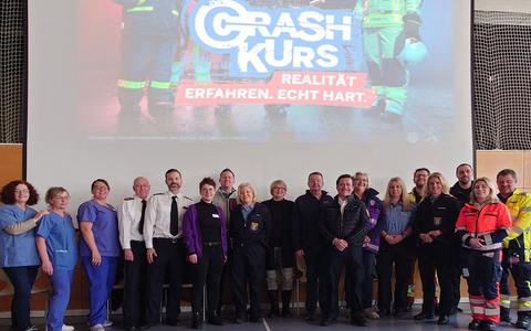 POL-DA: GroĂ-Gerau: PrĂ€ventionskampagne Crashkurs Hessen startet im Landkreis GroĂ-Gerau/Sensibilisierung fĂŒr junge Verkehrsteilnehmerinnen und -teilnehmer - Foto: presseportal.de POL-DA: GroĂ-Gerau: PrĂ€ventionskampagne Crashkurs Hessen startet im Landkreis GroĂ-Gerau/Sensibilisierung fĂŒr junge Verkehrsteilnehmerinnen und -teilnehmer - Foto: presseportal.de