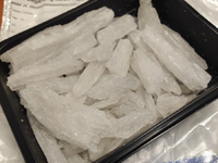 ZOLL-DD: GER Westsachsen stellt 20 kg Methamphetamin, 1 kg Marihuana, 42.200 Euro, 1 KFZ, 1 Schreckschusspistole und mehrere gefälschte 100 Euro-Banknoten sicher, 1 mutmaßlicher Drogendealer wird festgenommen - Foto: presseportal.de