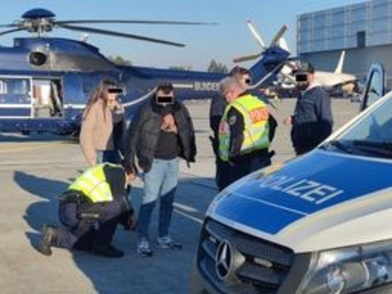 BPOLI BHL: Staatsanwaltschaft Dresden Bundespolizeiinspektion Berggießhübel Verdacht des gewerbs- und bandenmäßigen Einschleusens von Ausländern in 31 Fällen - Beschuldigter in Untersuchungshaft - Foto: presseportal.de