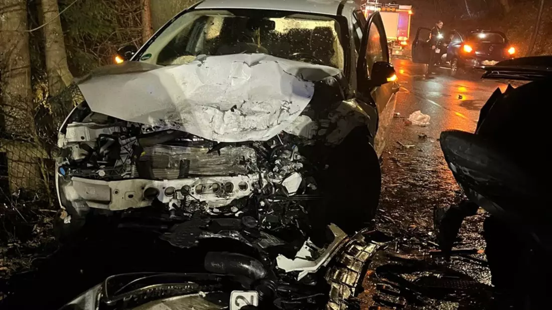 POL-GM: Verkehrsunfall fordert drei verletzte Autofahrer - Bild: presseportal.de