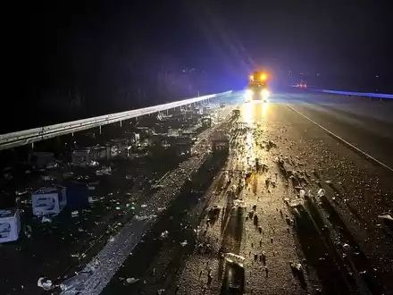 API-TH: Tierausweichmanöver führt zu Lkw-Unfall auf der A9 - Foto: presseportal.de