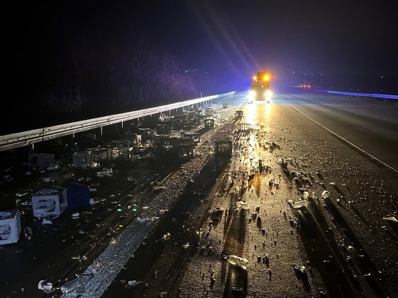API-TH: Tierausweichmanöver führt zu Lkw-Unfall auf der A9 - Foto: presseportal.de