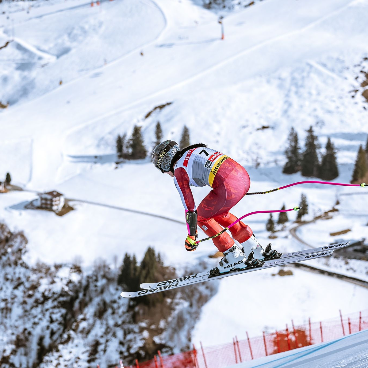 Die Schweiz mit Slalom-Weltmeisterin Camille Rast überragt bei dieser WM. - Foto: Expa/Johann Groder/APA/dpa