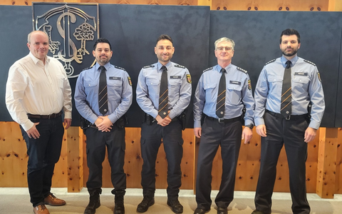 POL-PDLD: Wörth - Vorstellung der Bezirksbeamten für die Stadt Wörth am Rhein - Foto: presseportal.de POL-PDLD: Wörth - Vorstellung der Bezirksbeamten für die Stadt Wörth am Rhein - Foto: presseportal.de