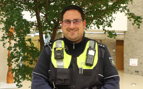 POL-UN: Holzwickede - Polizeihauptkommissar Dennis Kischel ist neuer Beamter des Bezirks- und Schwerpunktdienstes Holzwickede - Foto: presseportal.de