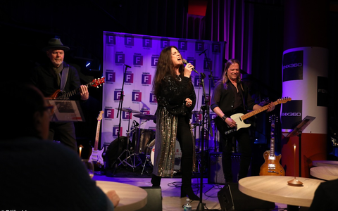 FENIX360 präsentiert monatlichen Indie-Artist-Showcase nach erfolgreichem Wohltätigkeitsevent - Foto: presseportal.de