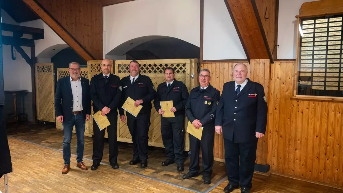 FW Finnentrop: Jahresdienstbesprechung der Feuerwehr der Gemeinde Finnentrop - Bild: presseportal.de