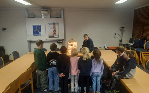 FW-OLL: Feuerwehr Harpstedt schult Grundschulkinder in Brandschutz und richtigem Verhalten im Notfall - Foto: presseportal.de