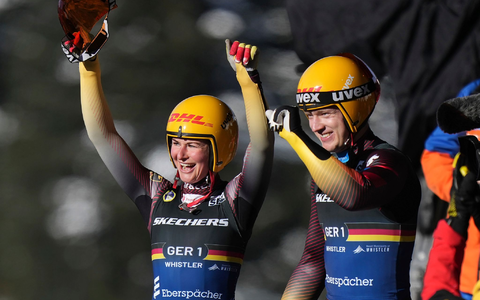 Rekordfahrt: Felix Loch auf dem Weg zu WM-Silber. - Foto: DARRYL DYCK/The Canadian Press/AP/dpa