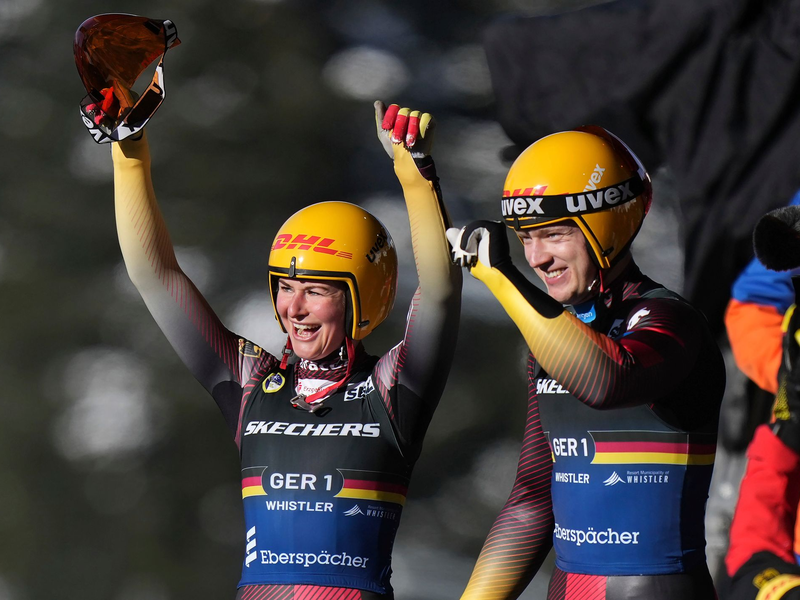 Rekordfahrt: Felix Loch auf dem Weg zu WM-Silber. - Foto: DARRYL DYCK/The Canadian Press/AP/dpa