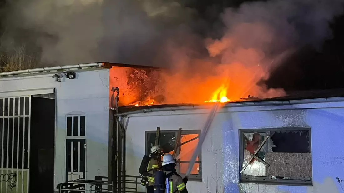 FW Bremerhaven: Gebäudebrand im Ortsteil Lehe - Bild: presseportal.de