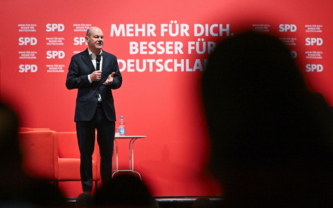 Bundeskanzler Olaf Scholz (SPD) hält nichts von Trumps Vorschlag, Palästinenser aus dem Gazastreifen umzusiedeln.  - Foto: Bernd Weißbrod/dpa