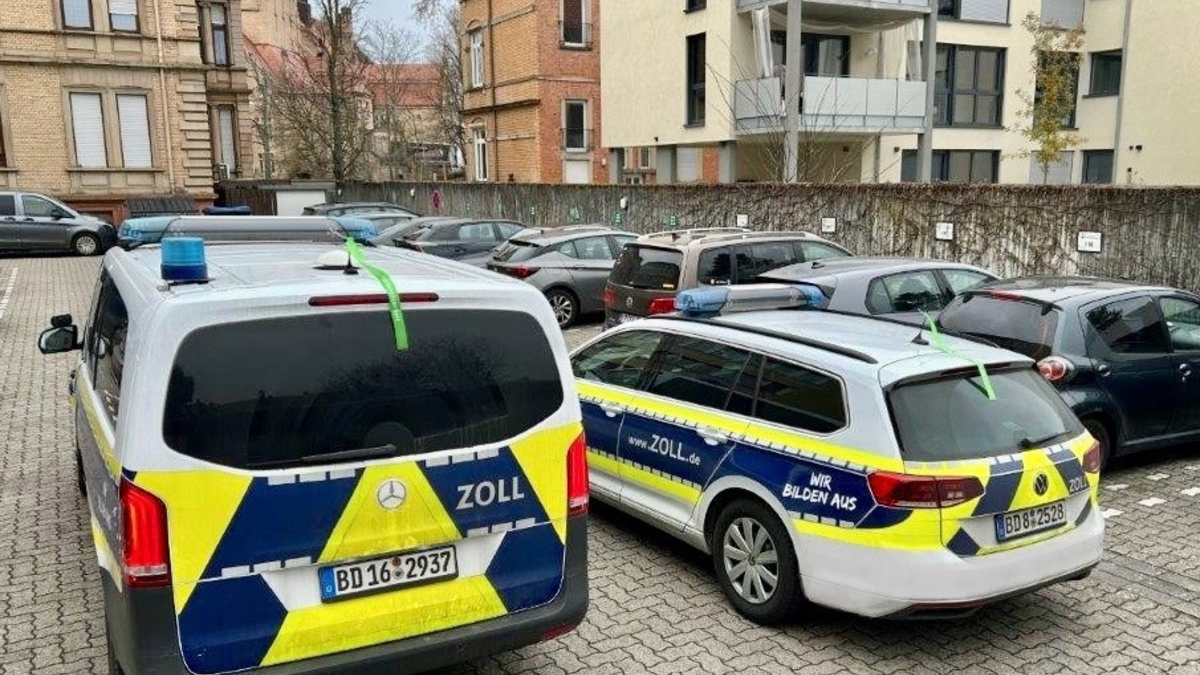 HZA-SB: Ein grünes Band verbindet! - ZOLL setzt ein Zeichen zum Tag der Kinderhospizarbeit! - Foto: presseportal.de