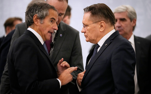 IAEA-Direktor Grossi warnte nach dem GesprÀch mit dem Chef der russischen Atombehörde Lichatschow vor der Gefahr steigender Angriffe auf das AKW Saporischschja. - Foto: Alexander Zemlianichenko/AP/dpa IAEA-Direktor Grossi warnte nach dem GesprÀch mit dem Chef der russischen Atombehörde Lichatschow vor der Gefahr steigender Angriffe auf das AKW Saporischschja. - Foto: Alexander Zemlianichenko/AP/dpa