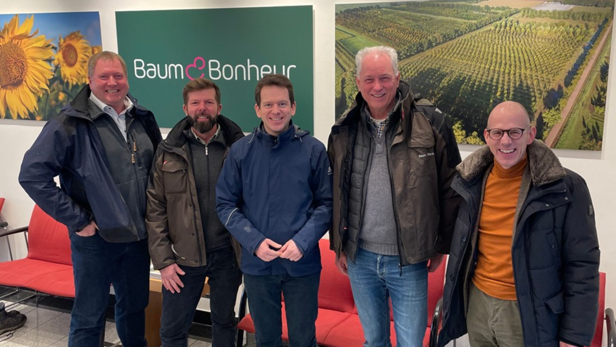 Praxis für die Politik: Mit dem Abgeordneten in die Baumschule - Foto: presseportal.de