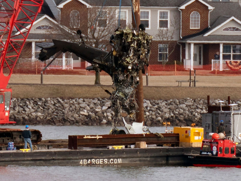 Das Ortungssystem des Unglückshubschraubers soll bei dem Absturz in Washington abgeschaltet gewesen sein. - Foto: Jose Luis Magana/AP/dpa