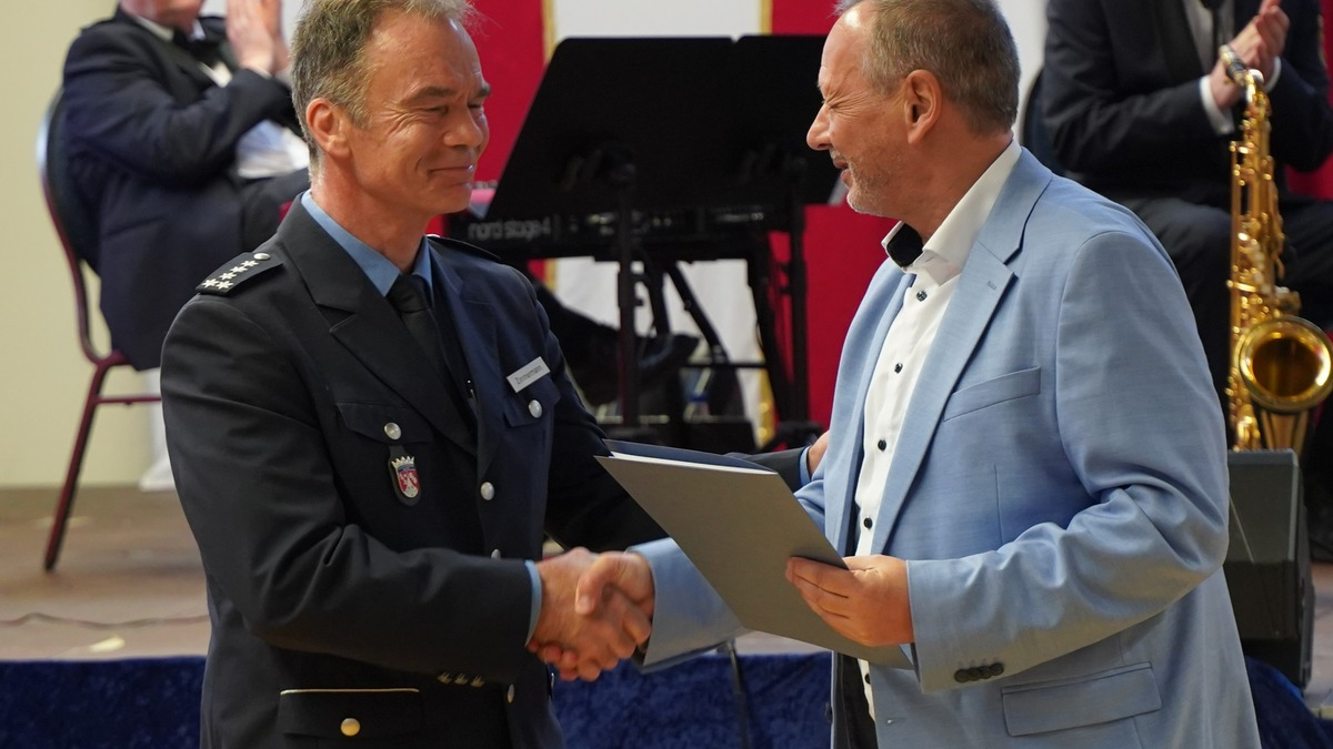 POL-PPMZ: Amtswechsel bei der PI Oppenheim - Foto: presseportal.de