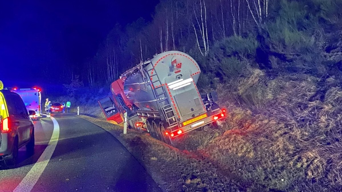 API-TH: schwerer LKW-Unfall nach medizinischem Notfall - Foto: presseportal.de