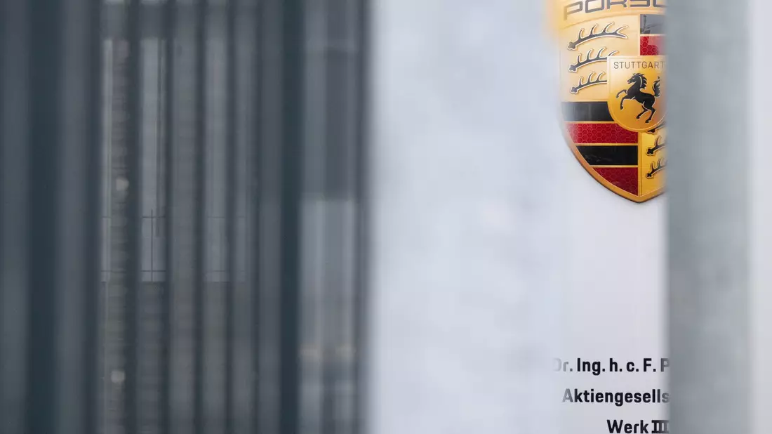 Porsche will rund 1.900 Stellen streichen. (Archivbild) - Bild: Marijan Murat/dpa