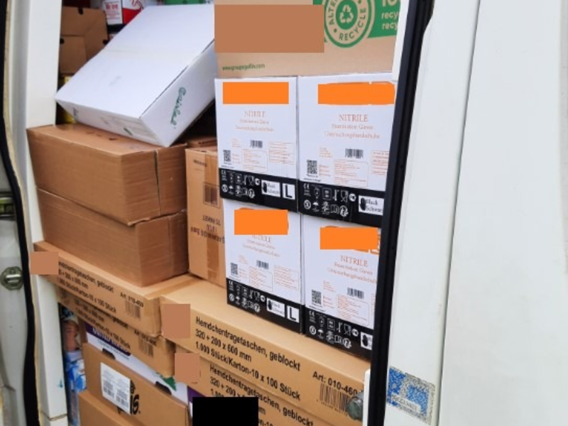 POL-SE: BAB 23/ Pinneberg Süd - 3,5 Tonner mit Lebensmitteln deutlich überladen - Foto: presseportal.de