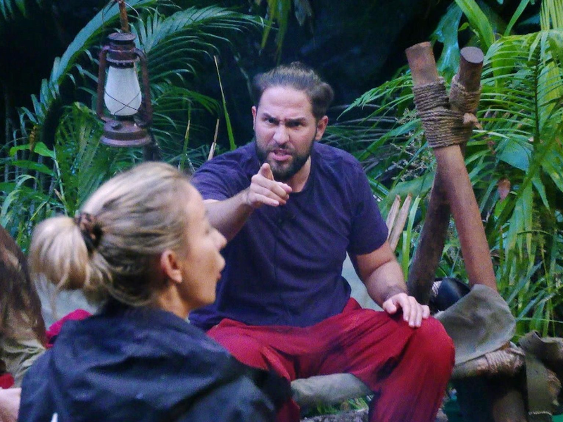 Das war auch noch: Lilly Becker und Pierre Sanoussi-Bliss müssen Enten angeln, um eine Schatzkiste zu bekommen. - Foto: RTL/dpa