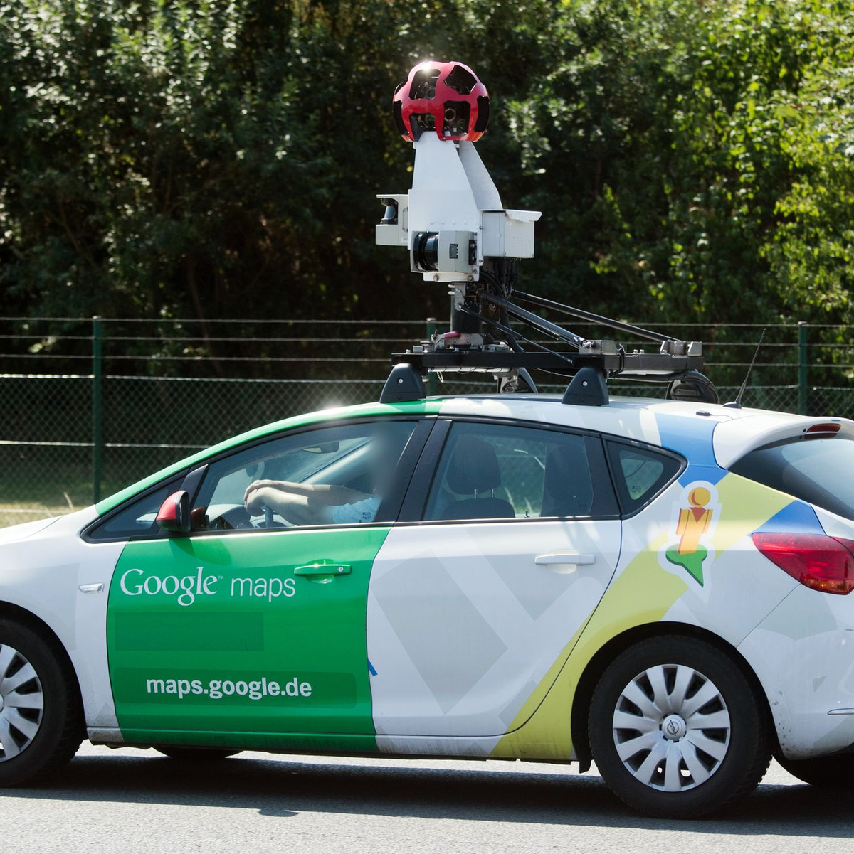 Google Maps gehört zu den populärsten Apps und Digital-Anwendungen überhaupt.  - Foto: Julian Stratenschulte/dpa