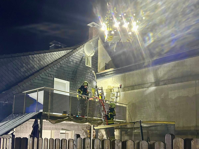 FW-EN: Brand einer Hausfassade - Foto: presseportal.de