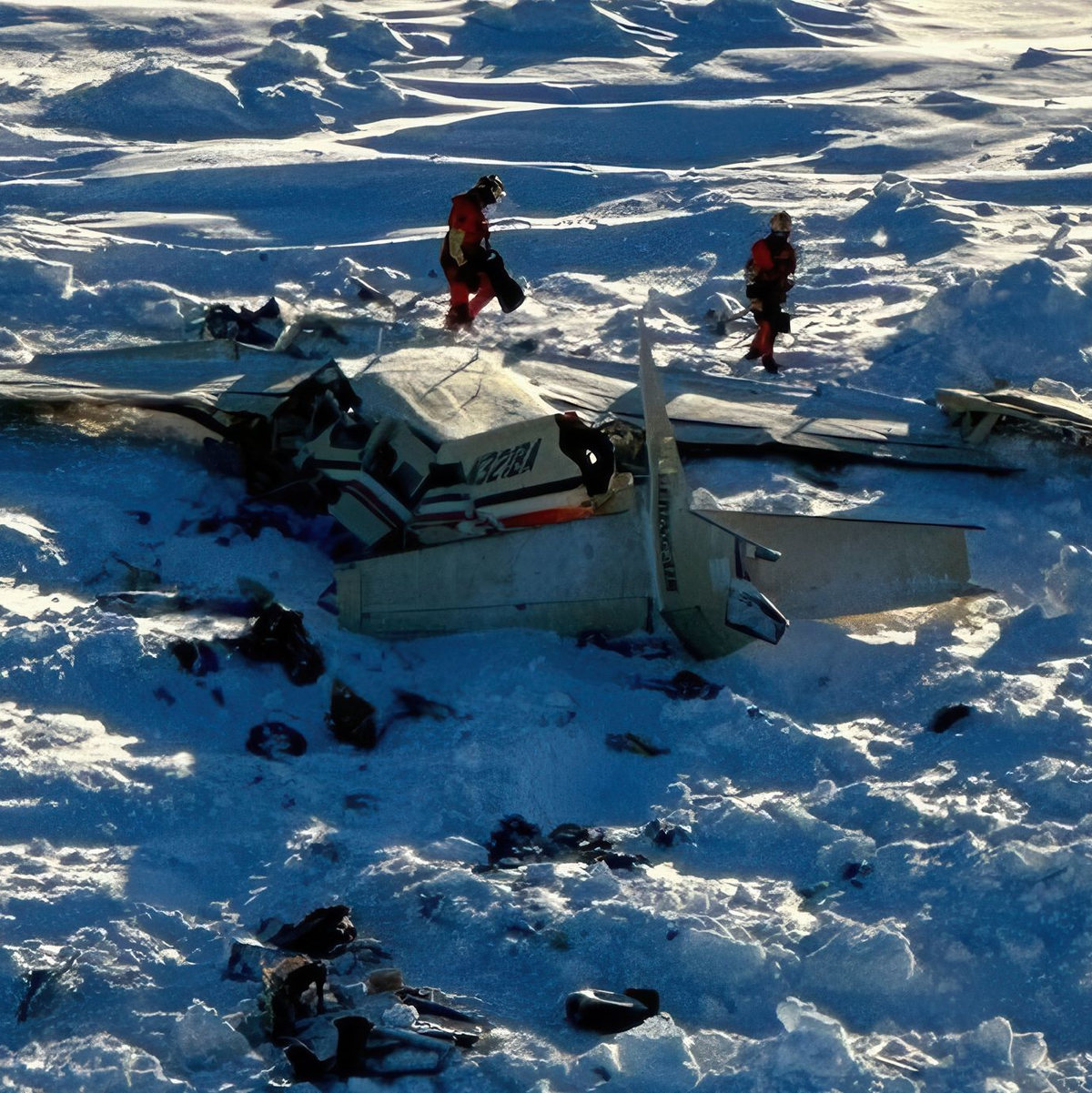 Das eisige Wetter erschwerte die Arbeit der Einsatzkräfte. - Foto: Uncredited/U.S. Coast Guard/AP/dpa