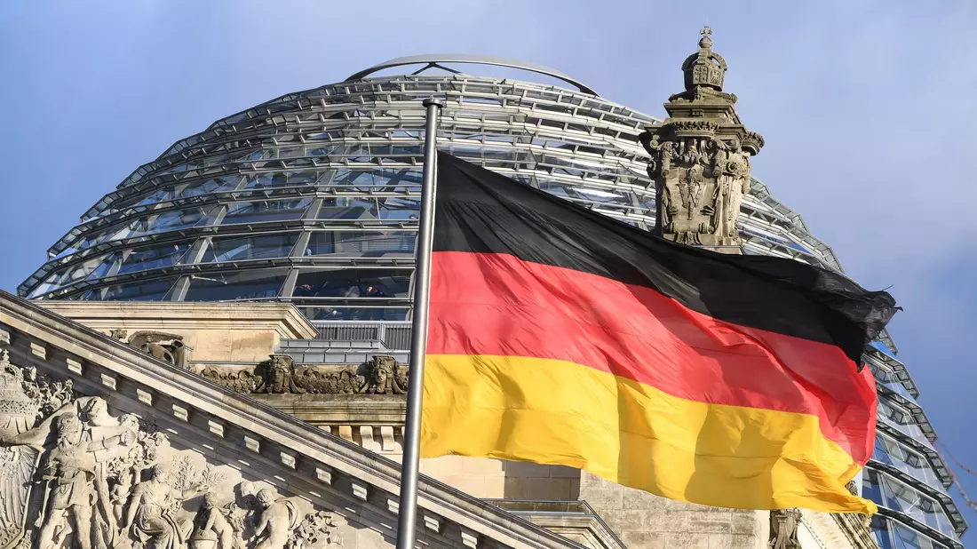In zwei Wochen wird der Bundestag neugewählt - die Rangfolge der Parteien in der Wählergunst blieb laut Umfragen zuletzt weitgehend stabil. (Archivbild) - Bild: Soeren Stache/dpa